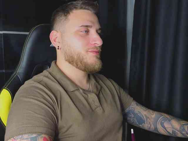 JohhnyLongcock JohhnyLongcock