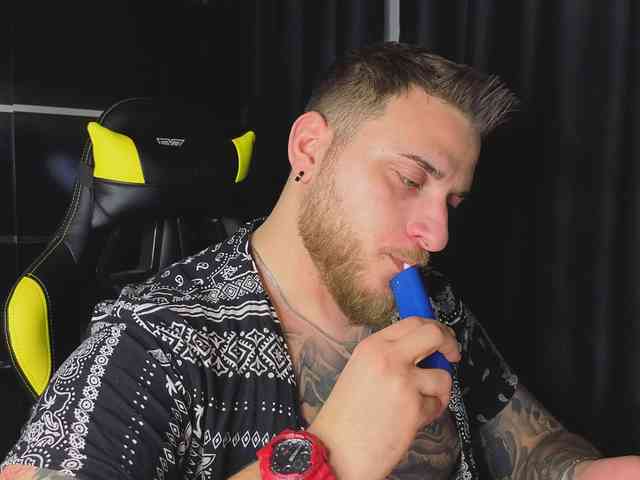 JohhnyLongcock JohhnyLongcock