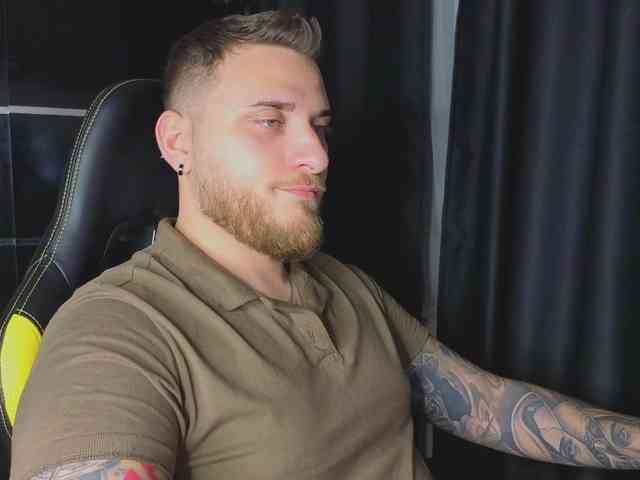 JohhnyLongcock JohhnyLongcock