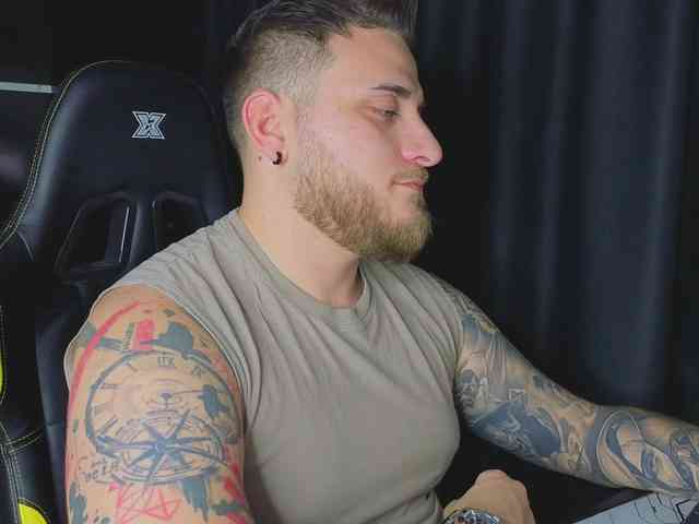 JohhnyLongcock JohhnyLongcock