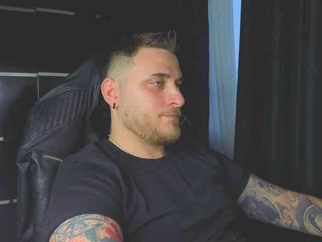 JohhnyLongcock Live Webcam on BongaCams