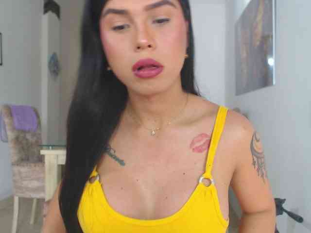 Dannahotxx Live Webcam on BongaCams