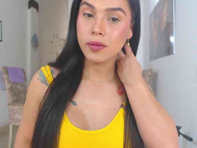 Dannahotxx Live Webcam on BongaCams