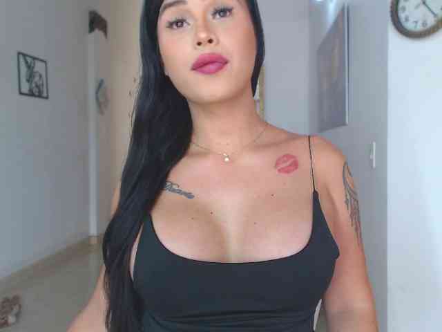 Dannahotxx Live Webcam on BongaCams