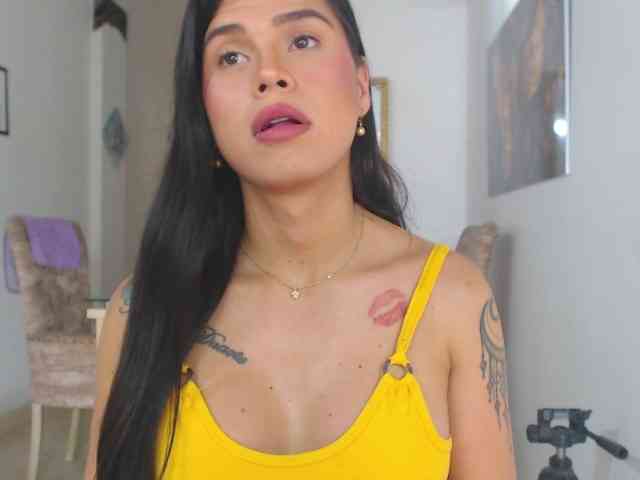 Dannahotxx Live Webcam on BongaCams