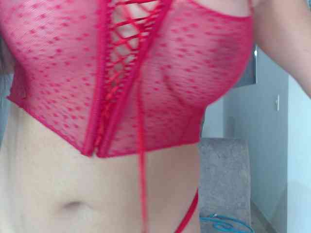 Dannahotxx Live Webcam on BongaCams