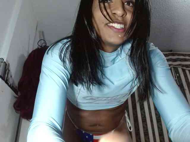 Emilyadamss Live Webcam on BongaCams