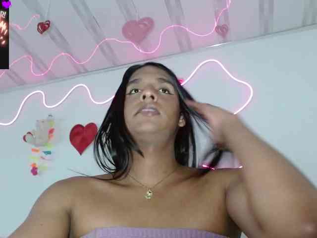 Emilyadamss Live Webcam on BongaCams