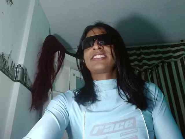 Emilyadamss Live Webcam on {site_name}