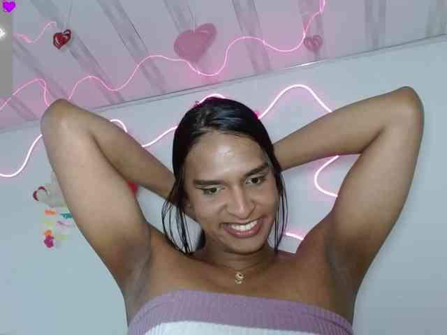 Emilyadamss Live Webcam on BongaCams