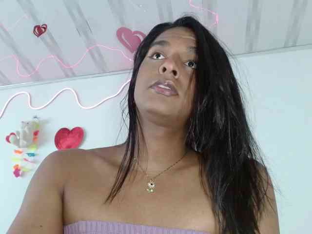 Emilyadamss Live Webcam on BongaCams