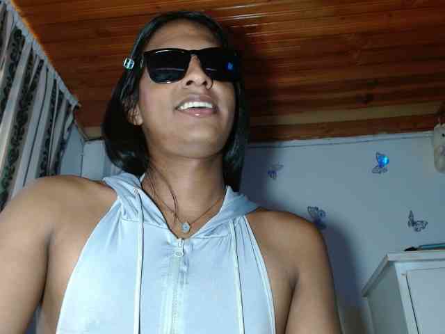 Emilyadamss Live Webcam on BongaCams