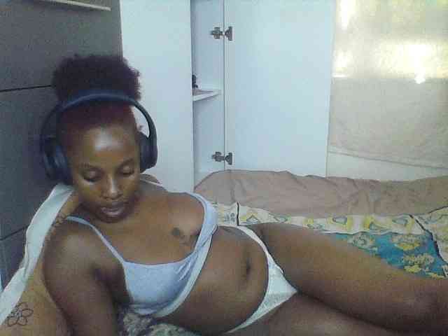 Applebottomqueen webcam