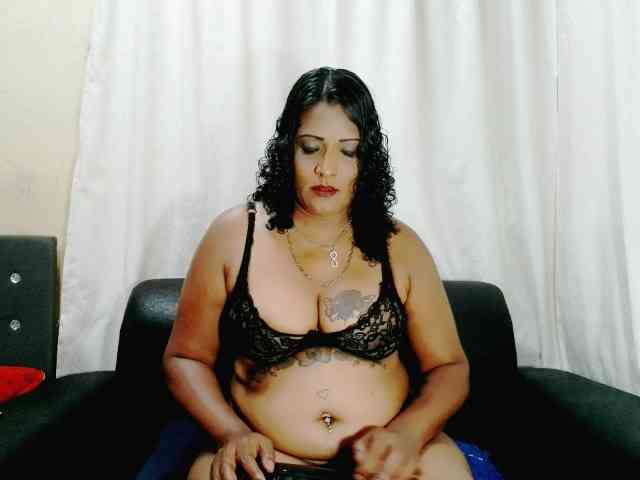 IndianFireBallXXx webcam