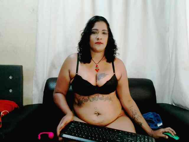 IndianFireBallXXx webcam