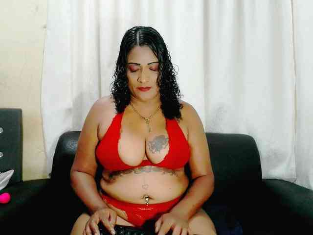 IndianFireBallXXx webcam