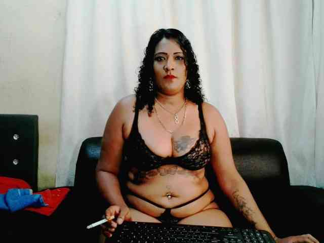 IndianFireBallXXx webcam