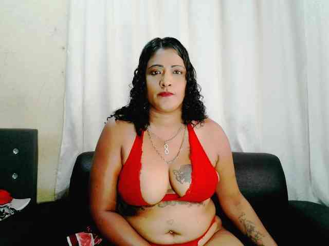 IndianFireBallXXx webcam