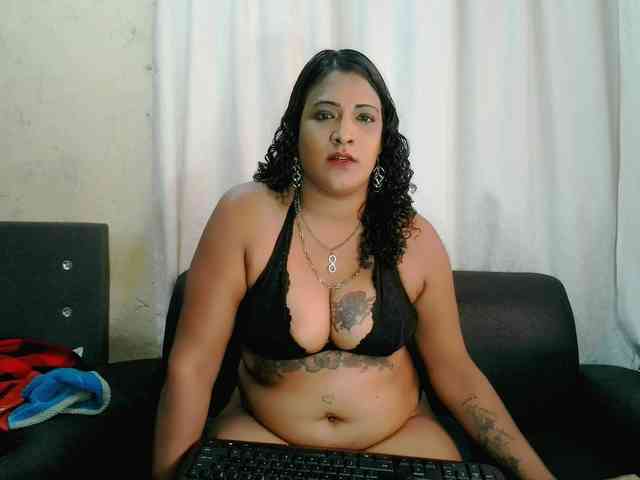 IndianFireBallXXx webcam