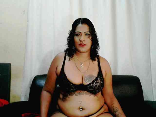 IndianFireBallXXx webcam