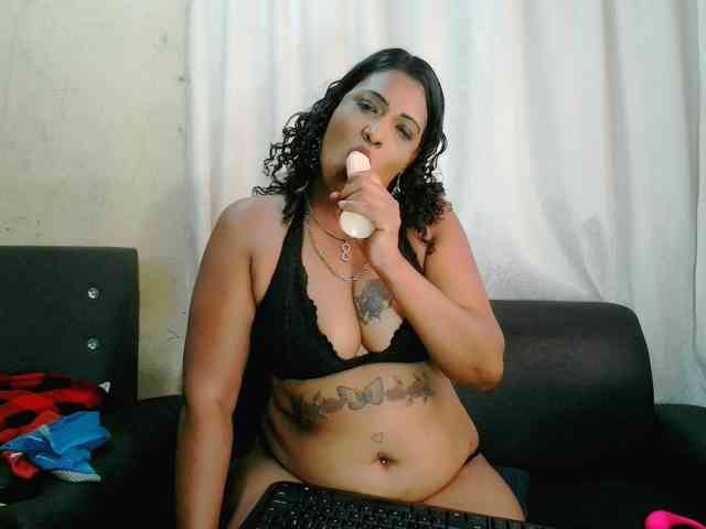 IndianFireBallXXx webcam