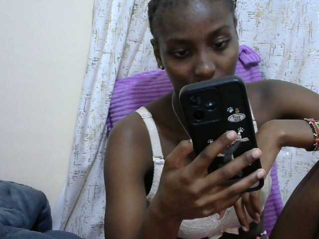 Sexythiny Live Cam on BongaCams