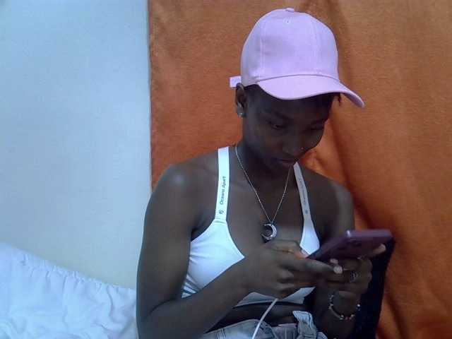  Sexythiny chat room