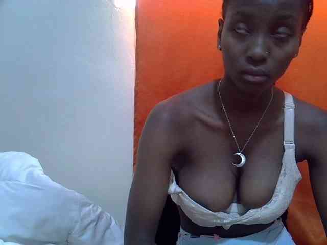 Sexythiny webcam