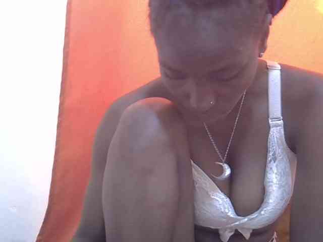 Sexythiny webcam