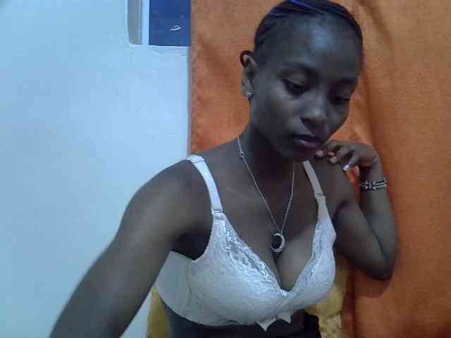 Sexythiny webcam