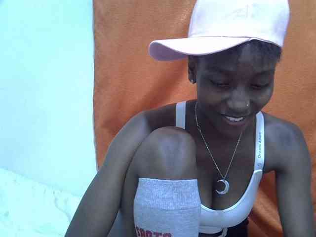 Sexythiny webcam
