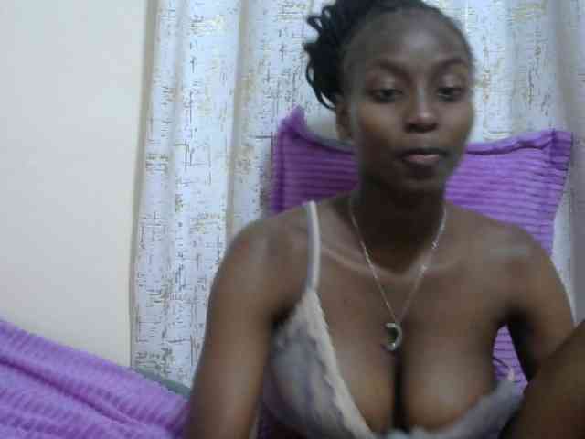 Sexythiny webcam