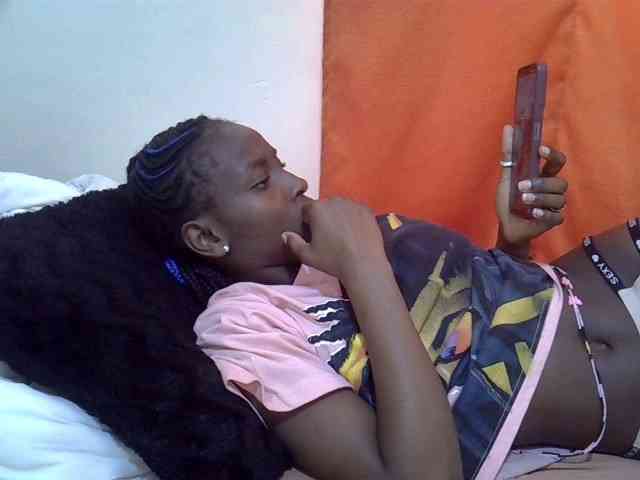 Sexythiny webcam