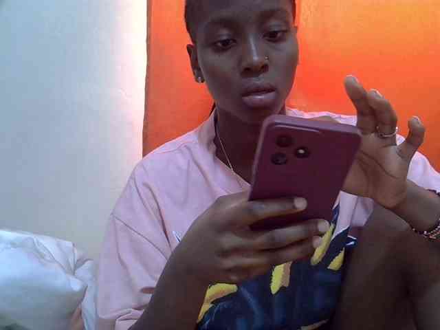 Sexythiny webcam