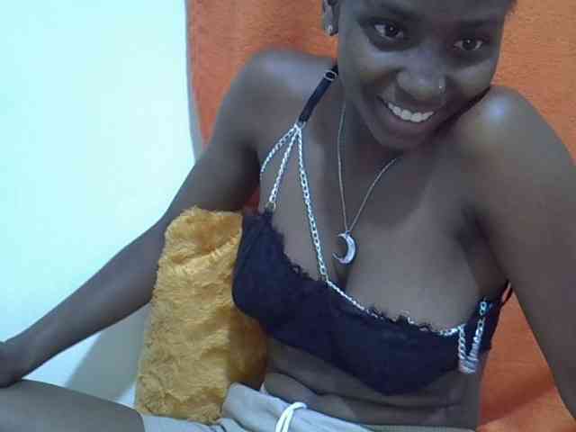 Sexythiny webcam