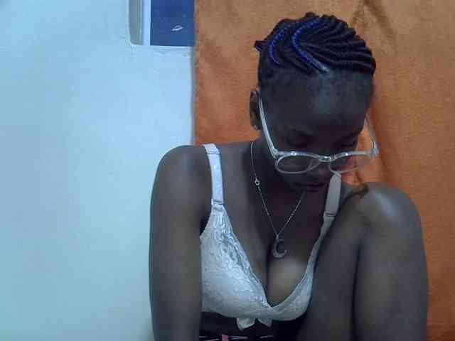 Sexythiny webcam