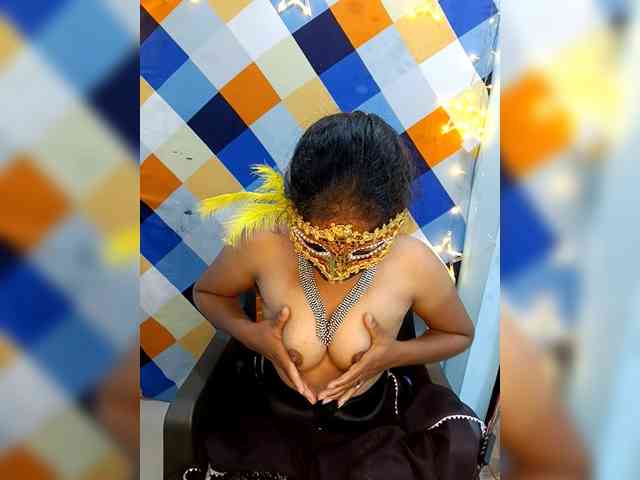 Nikitha_india webcam