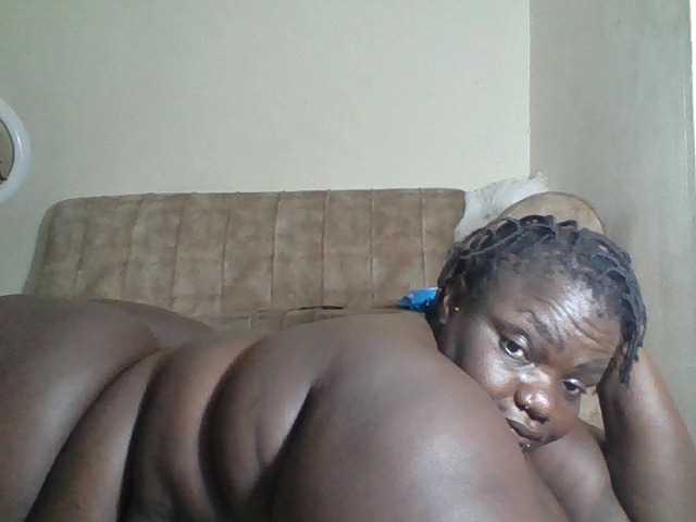 le modèle Bigdarkass est en webcam porno dans un show sur le site bongacams, il possède les tags suivants: Ebony,Brunette,Hairy