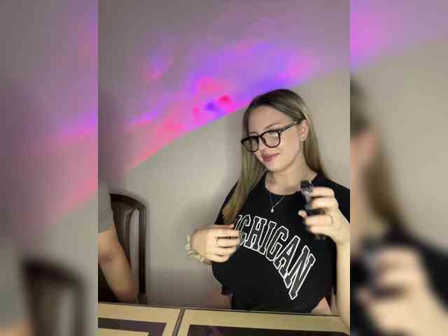 Cris_Mi webcam