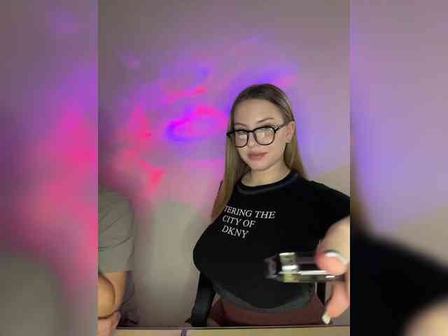 Cris_Mi webcam