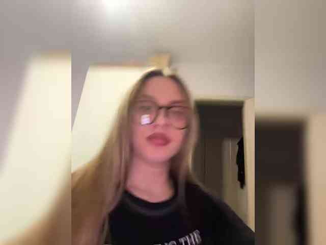 Cris_Mi webcam