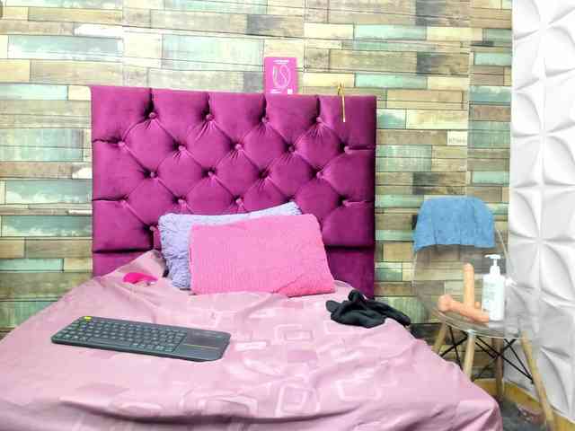 KataleyaStiward webcam