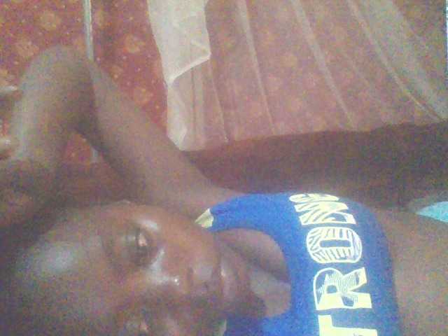 PrettyG's BongaCams show and profile