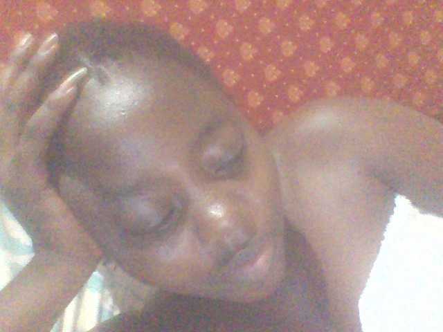 PrettyG's BongaCams show and profile