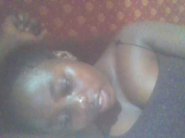 PrettyG's BongaCams show and profile