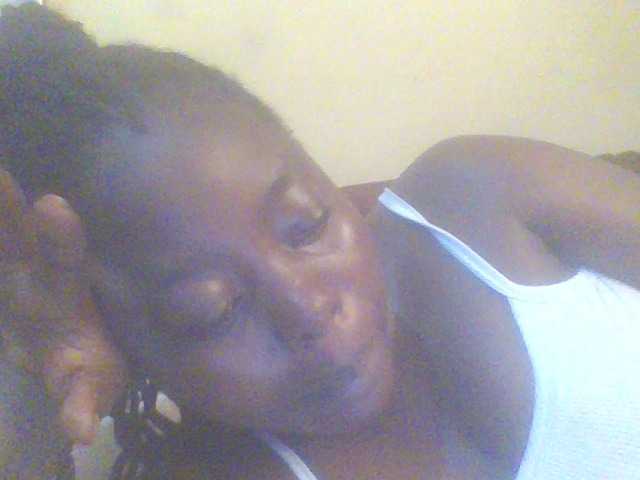 Masturbate to PrettyG, she wants to masturbate for you PrettyG from BongaCams
