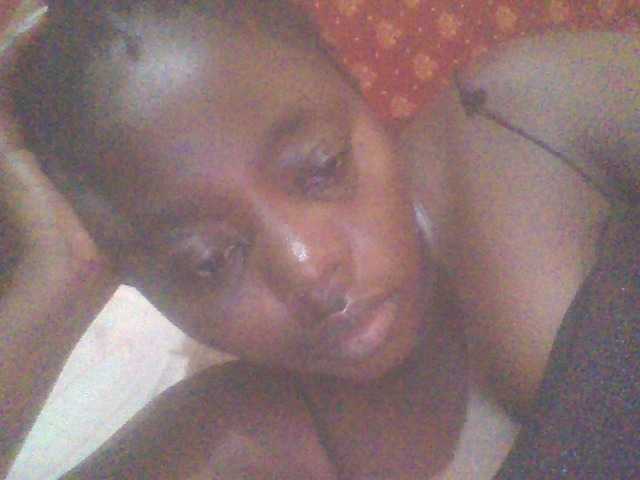 PrettyG's BongaCams show and profile