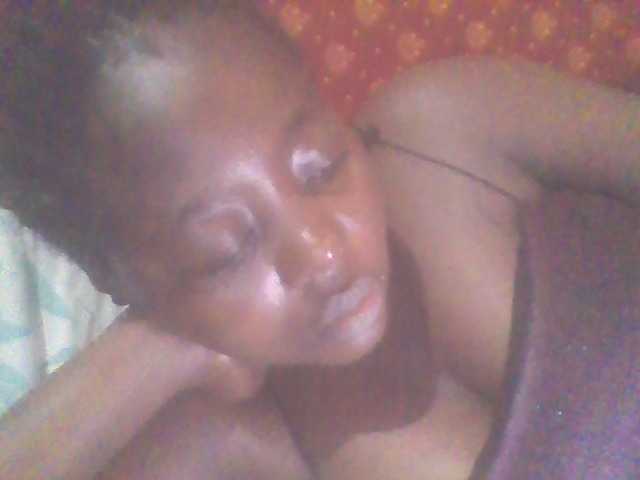 PrettyG's BongaCams show and profile