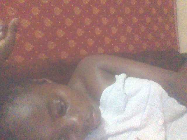 PrettyG's BongaCams show and profile