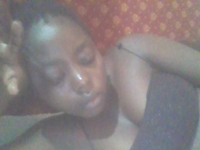 PrettyG Live Cam on BongaCams